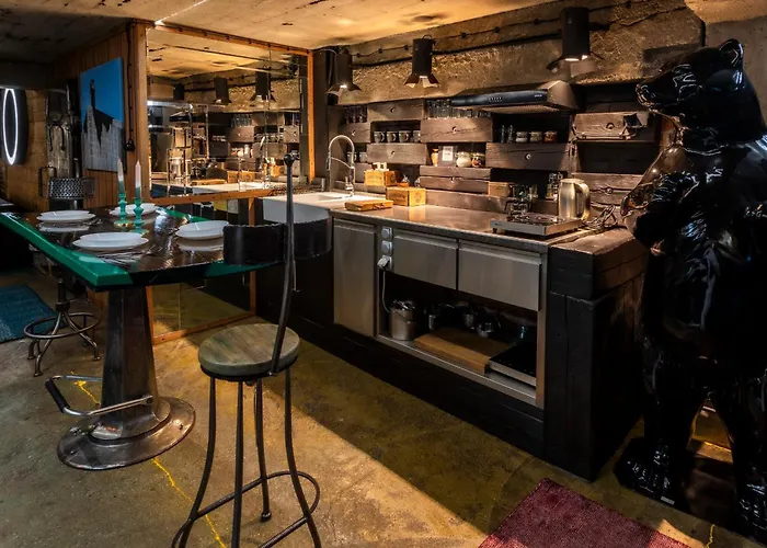 Fabryka Kobra Μπίντγκοστς